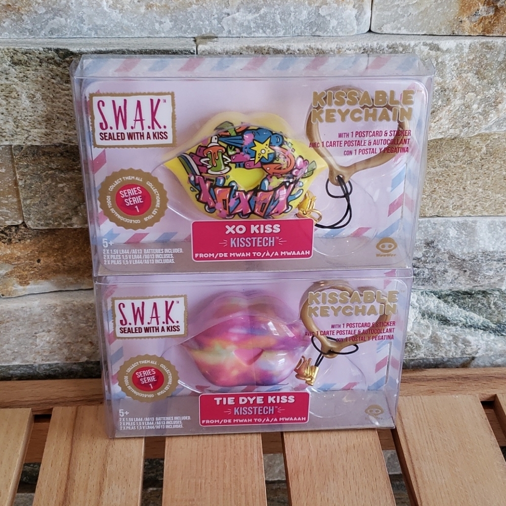 🎁 S.W.A.K. 2 Pack Interactive Kissable Key - Picture 9 of 9